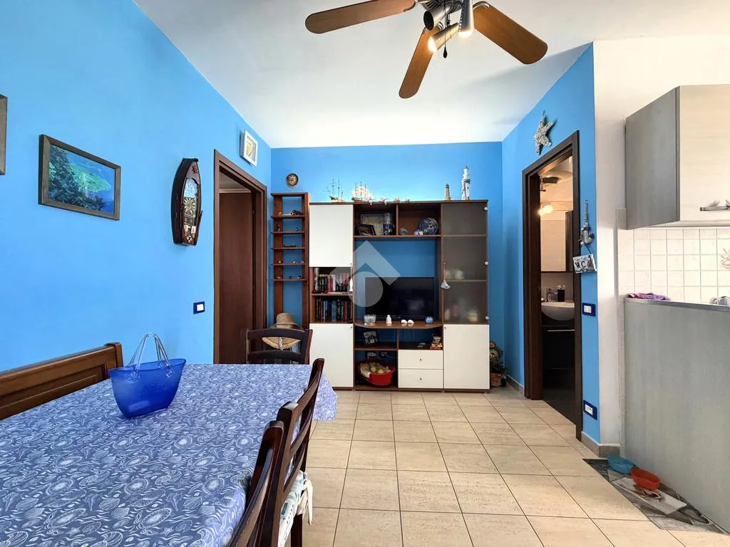 Salle à manger - Rustic 3-Bedroom Apartment Near Beach in Ardea