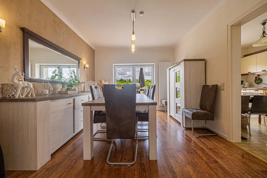 Dining Room - Spacious Maison with Garden in Soleuvre