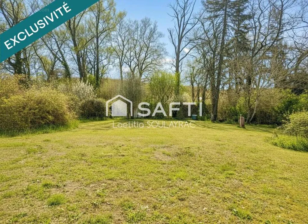 Aed - Closed Plot with Garden Sheds in Lagarrigue