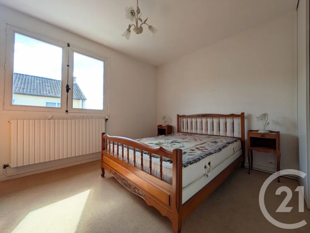 Bedrooms - 3-Bedroom House with Courtyard in Châteauroux