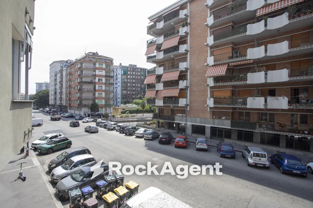 Välivaade - Spacious Trilocale with Balcony in Santa Rita, Turin