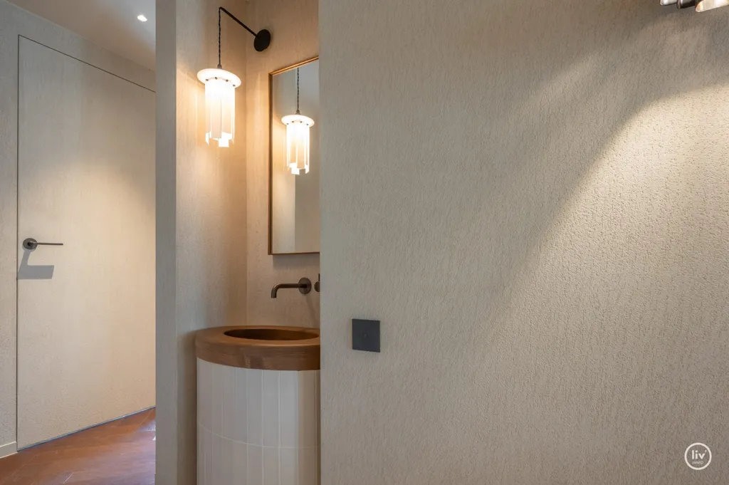 hallway_entrance