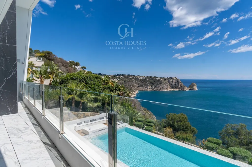 Bassein - Contemporary Villa with Seafront Views in Jávea