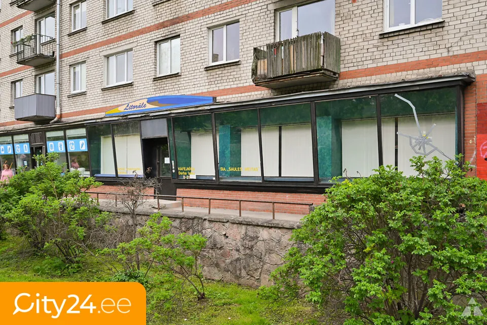 Extérieur - Commercial Space with Large Windows in Riga
