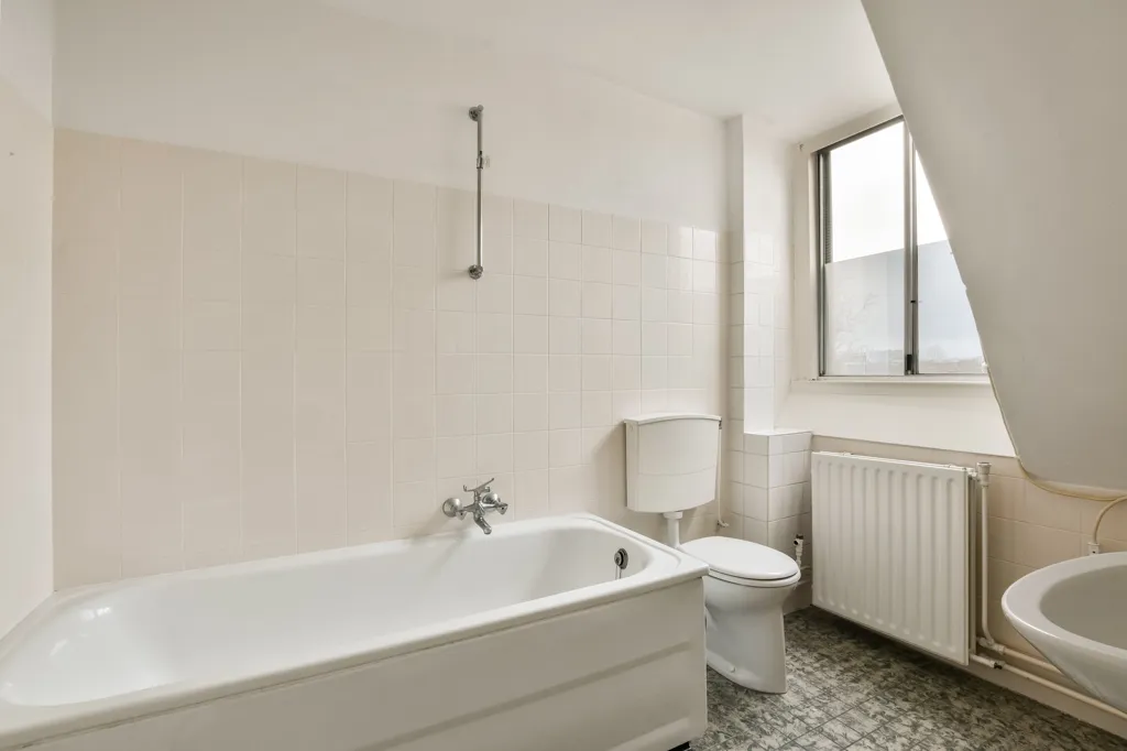 Salles de bain - Double Upper-Floor Apartment with Balcony in Watergraafsmeer