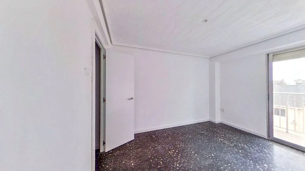 Pièces - Apartment with Lift in Godelleta