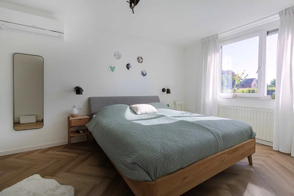 Chambres - Detached House with Garage in Amby