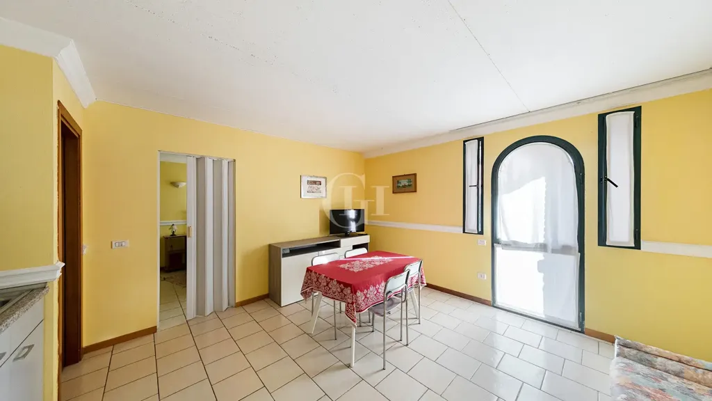 Salle à manger - Trilocale with Private Garden in Padenghe Sul Garda