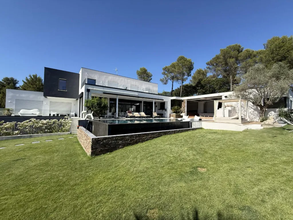 Välivaade - Contemporary Villa with Panoramic Views near Montpellier