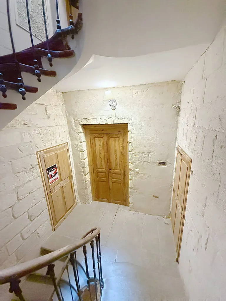 Toad - Flat with Views in Historic Avignon