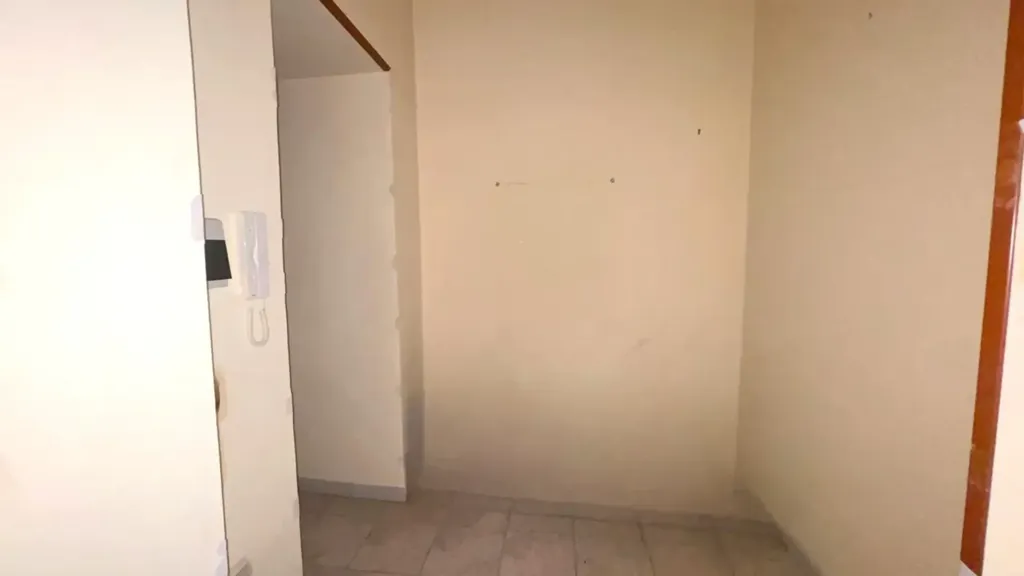 Esik - Studio Apartment in Central Calata Capodichino, Naples
