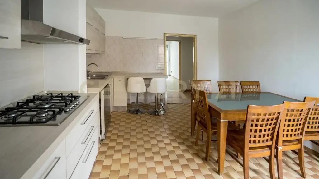 Salle à manger - Fully Rented Apartment with Central Park in Verona