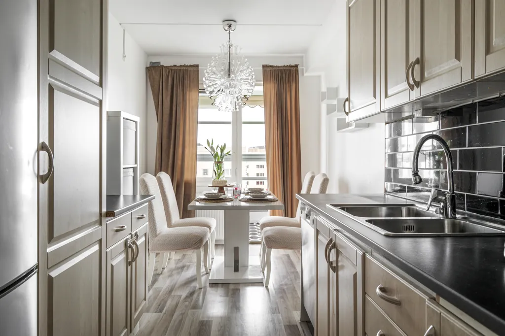 Cuisine - Apartment with Balcony and Malmö View in Gavl