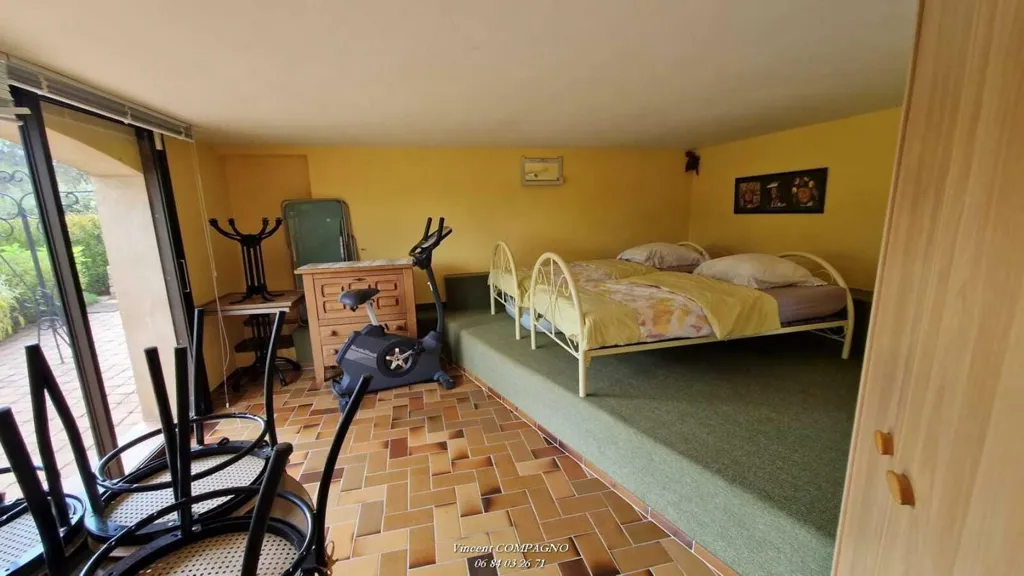 Chambres - Villa pied dans l'eau avec port privé près du lac d'Esparron