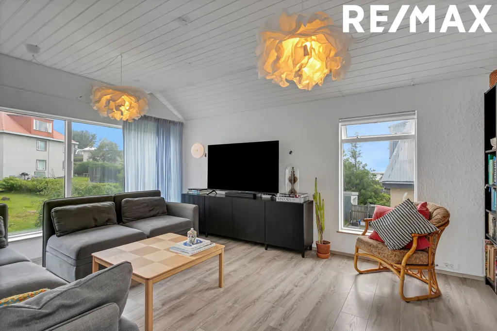 Soggiorno - Duplex with Studio Potential in Holtsgata