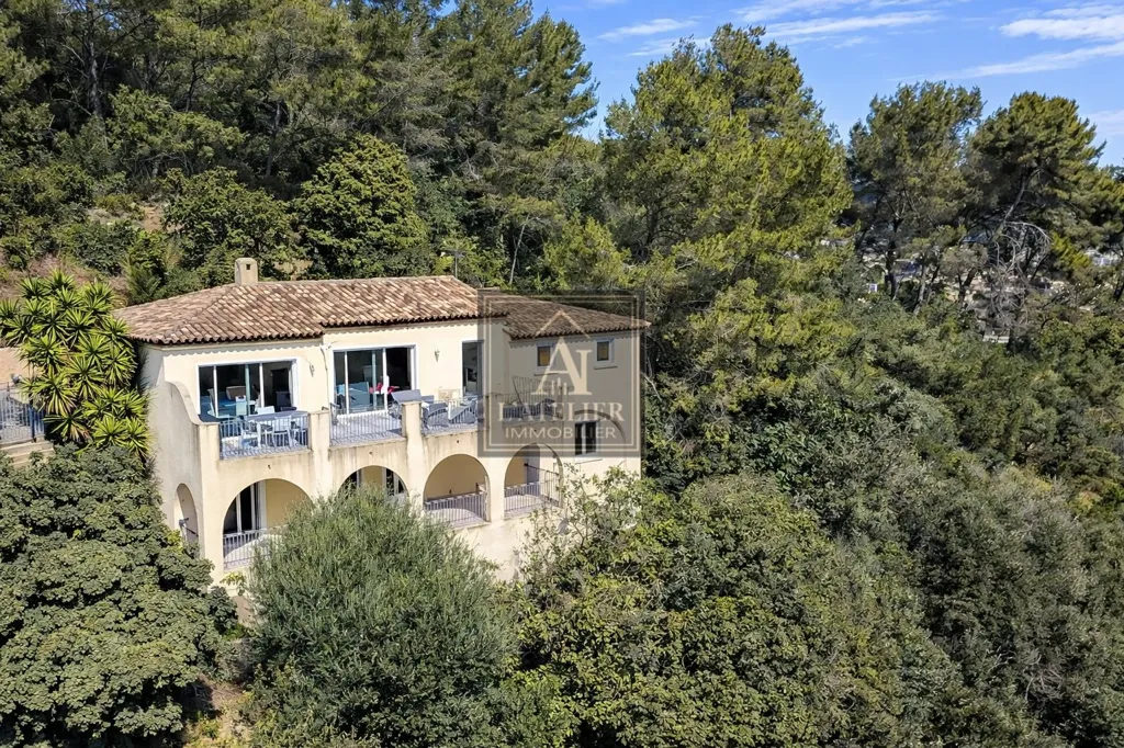 Vista aerea - Contemporary Villa with Panoramic View in Solliès-Ville