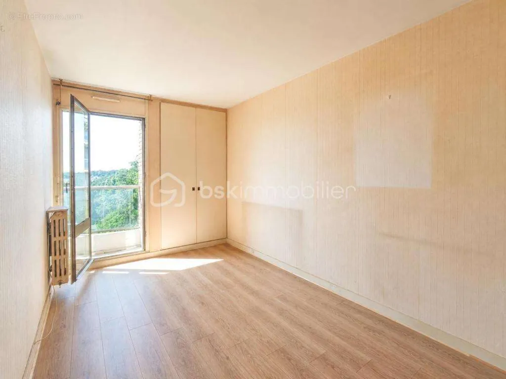 Pièces - Appartement Familial avec Terrasse et Parking au Parc de Diane