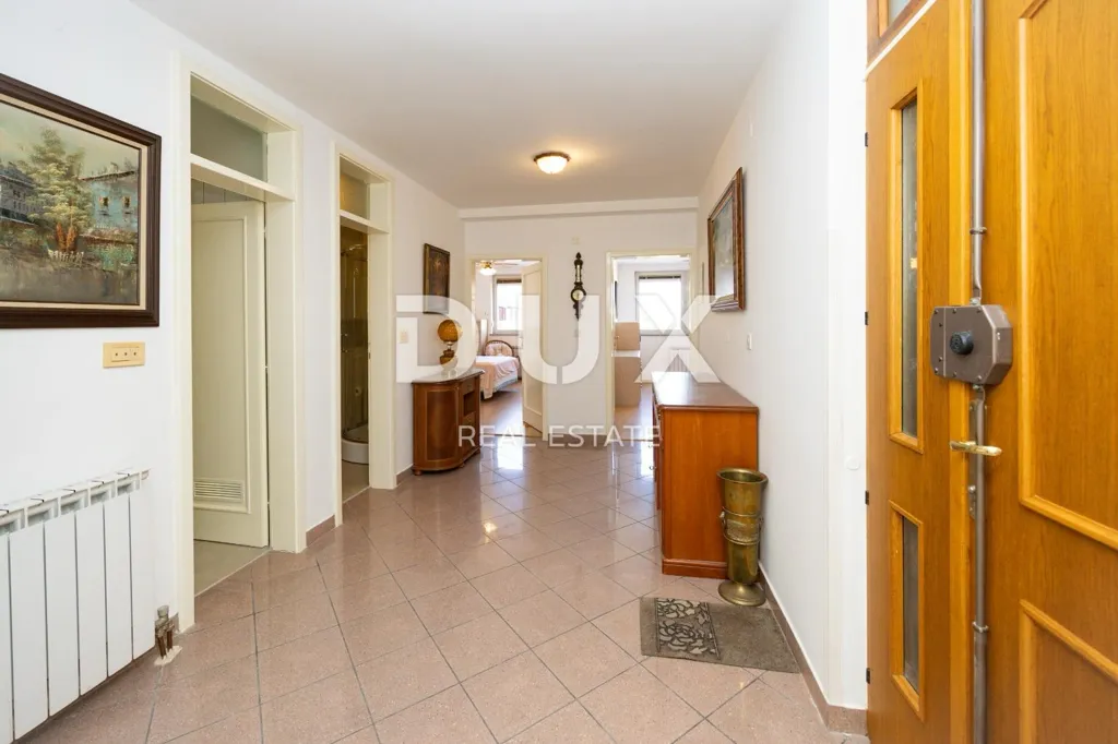 Entrée - Spacious Apartment with Balcony in Pula