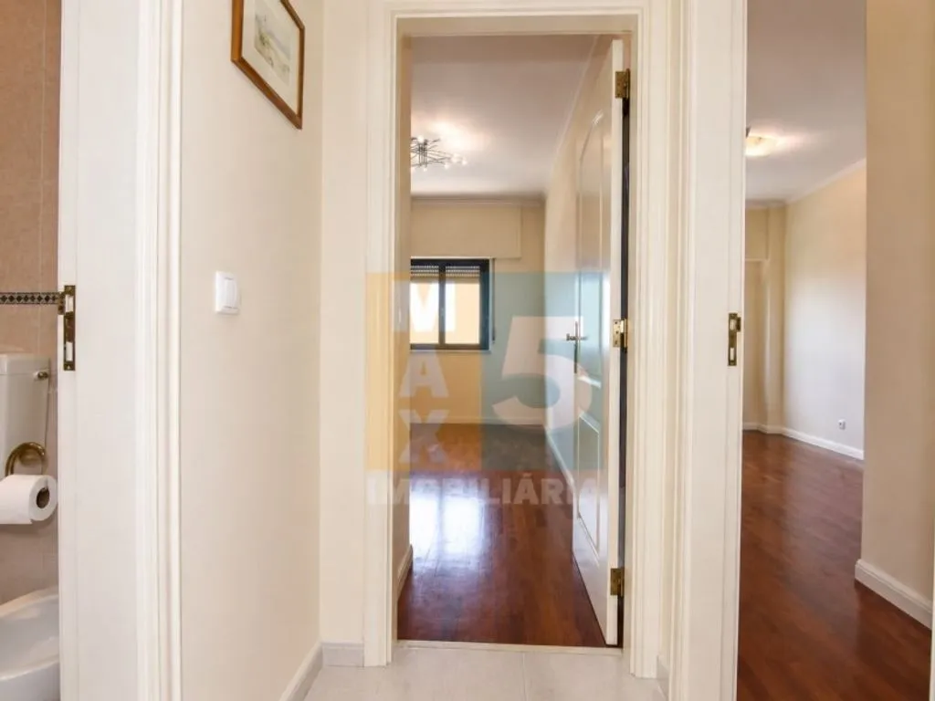 Esik - Luxury Duplex Flat with Garage in Odivelas