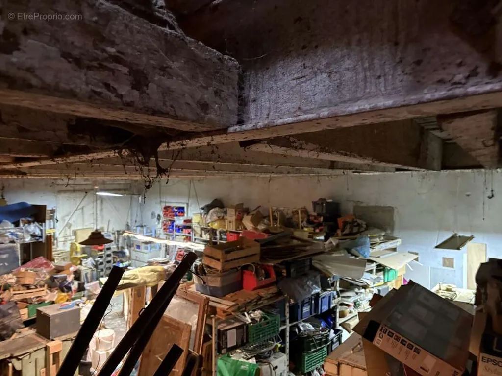 Buanderie - Garage avec Jardin à Mamers