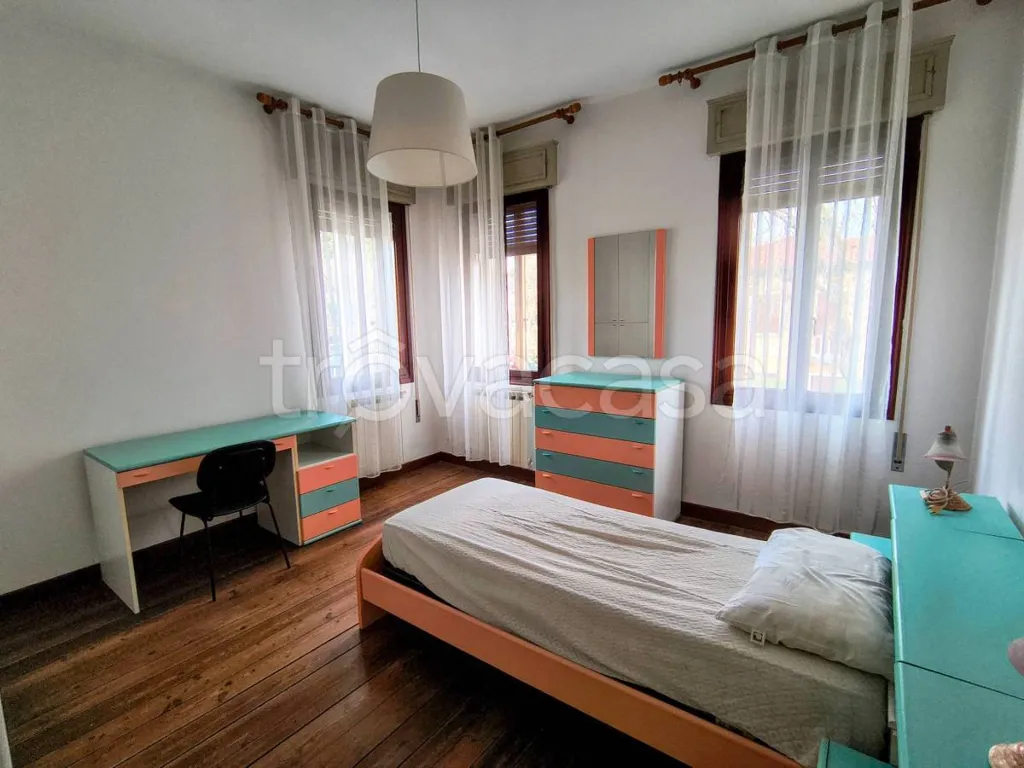 Magamistoad - Characterful Villa to Restore with Garden in Padova