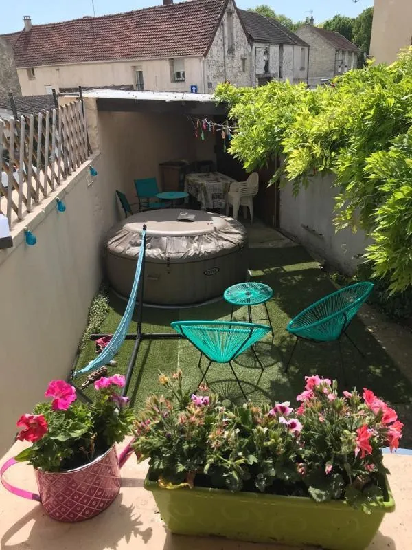 Terrazza - Flat with Courtyard in Issou