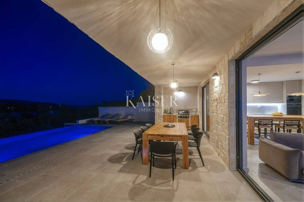 Terrace - Luxury Villa with Infinity Pool on Mali Iž