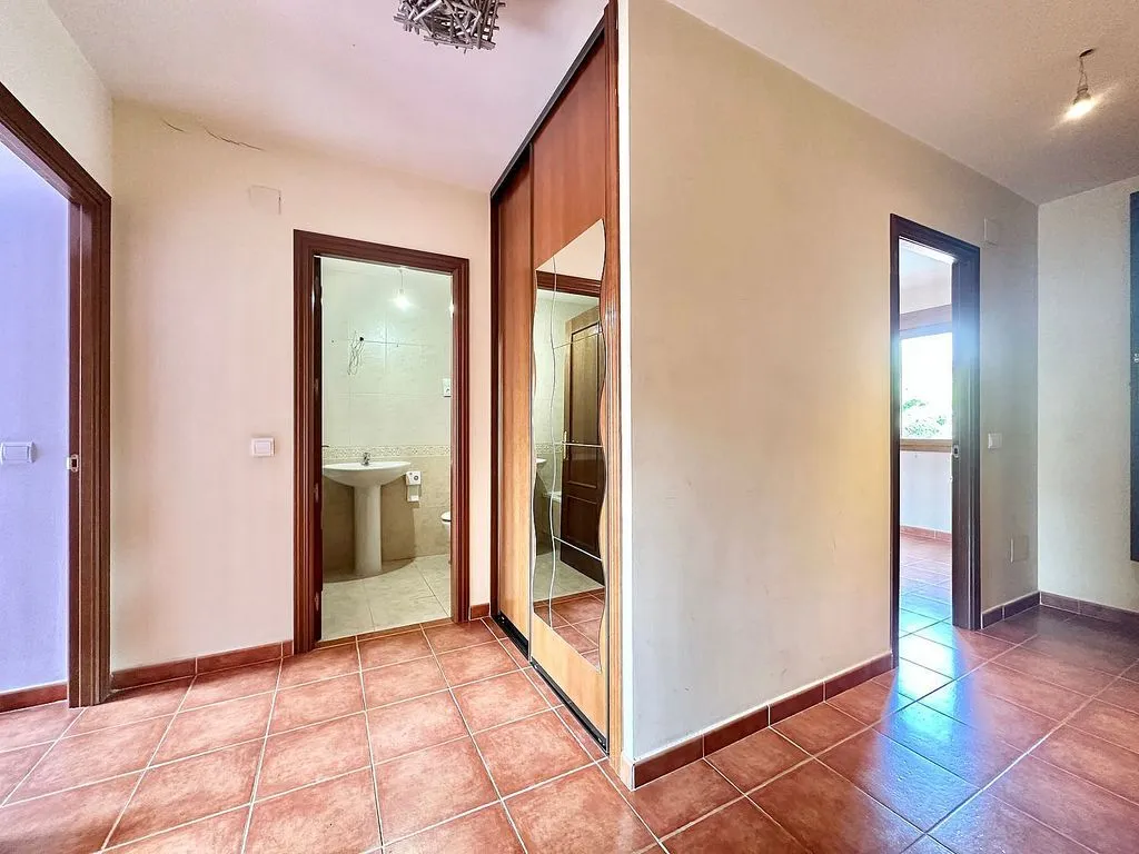 Entrée - Patio-Backed Chalet in Mejorada del Campo