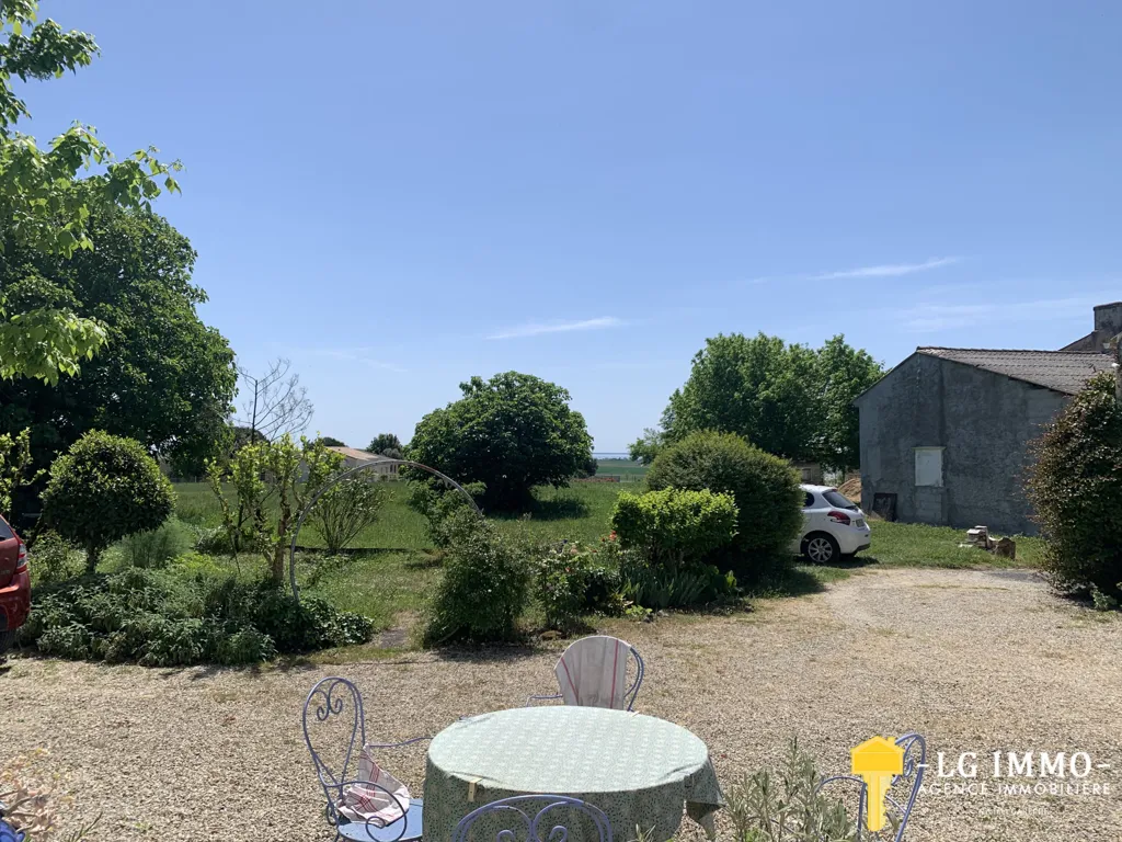 Jardin - Propriété Charentaise avec Vue sur l'Estuaire à Arces