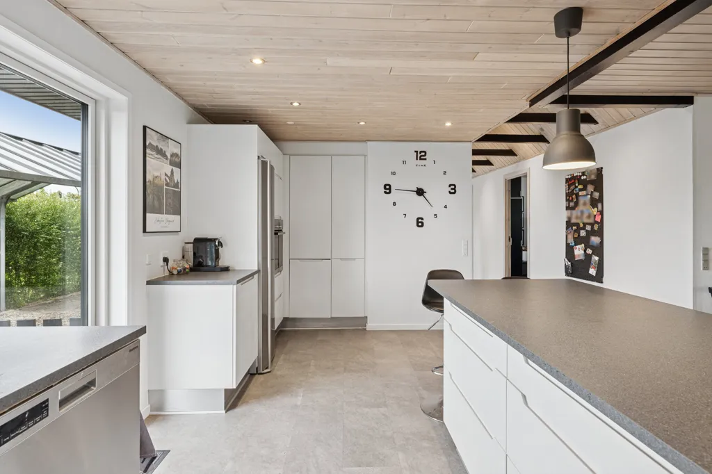 Kitchen - Maintained Family Villa in Viborg