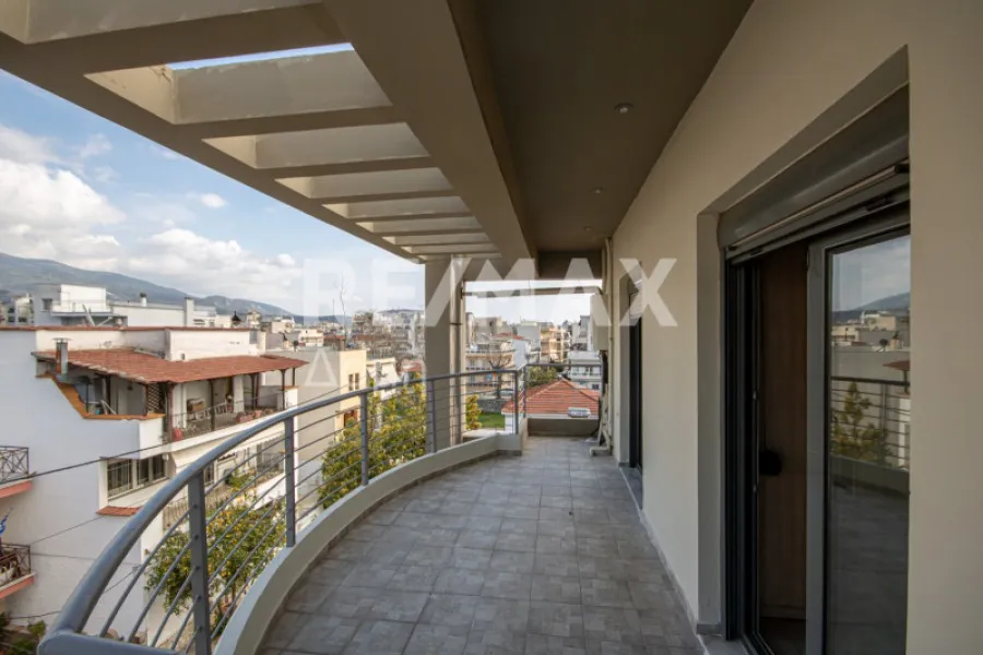 Balcone - Apartment with Balcony and View in Volos