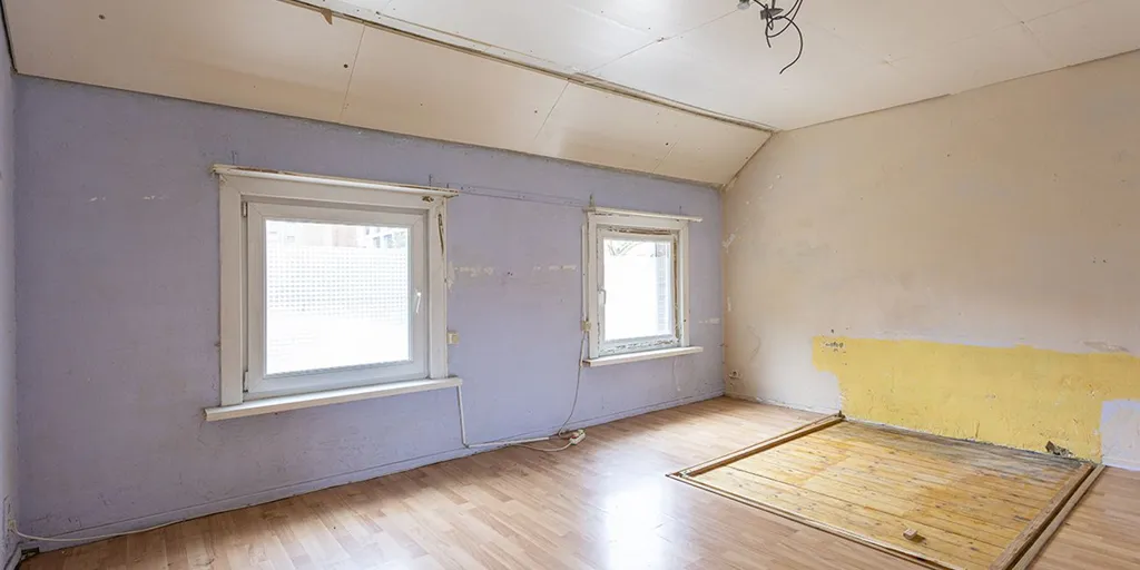 Toad - Renovatable Terraced House with Garden in Mortsel