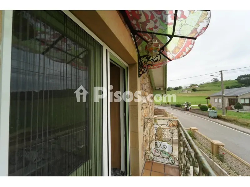 Balcon - Chalet with Traditional Architecture in Cudón