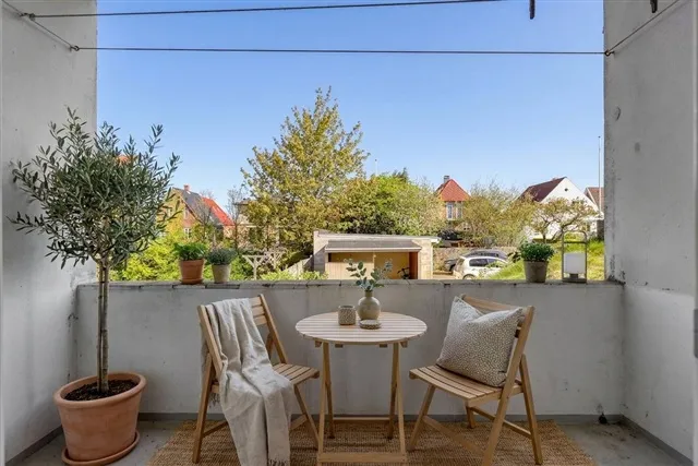 Balcony - 2-Bedroom Apartment with Balcony in City Centre