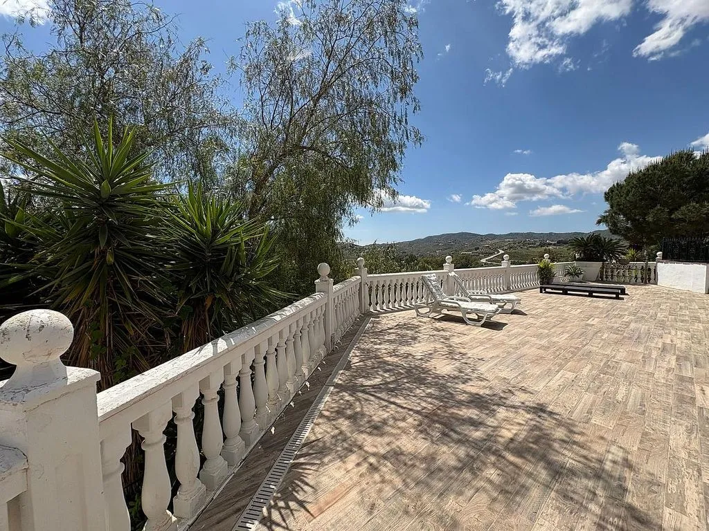 Terrass - Chalet with Pool and Terrace in La Viñuela