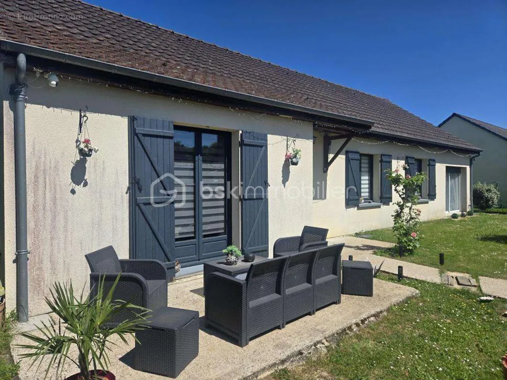 Terrass - Single-Storey House with Terrace in Cuffy