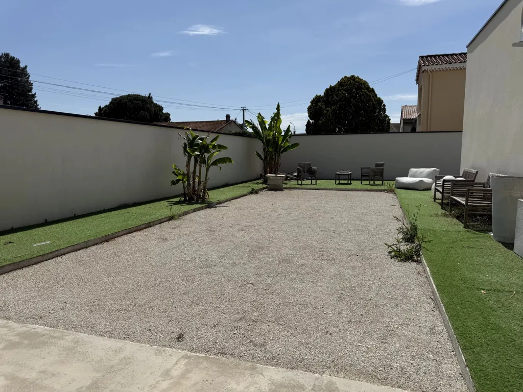 Aed - Family House with Pool in Montélimar