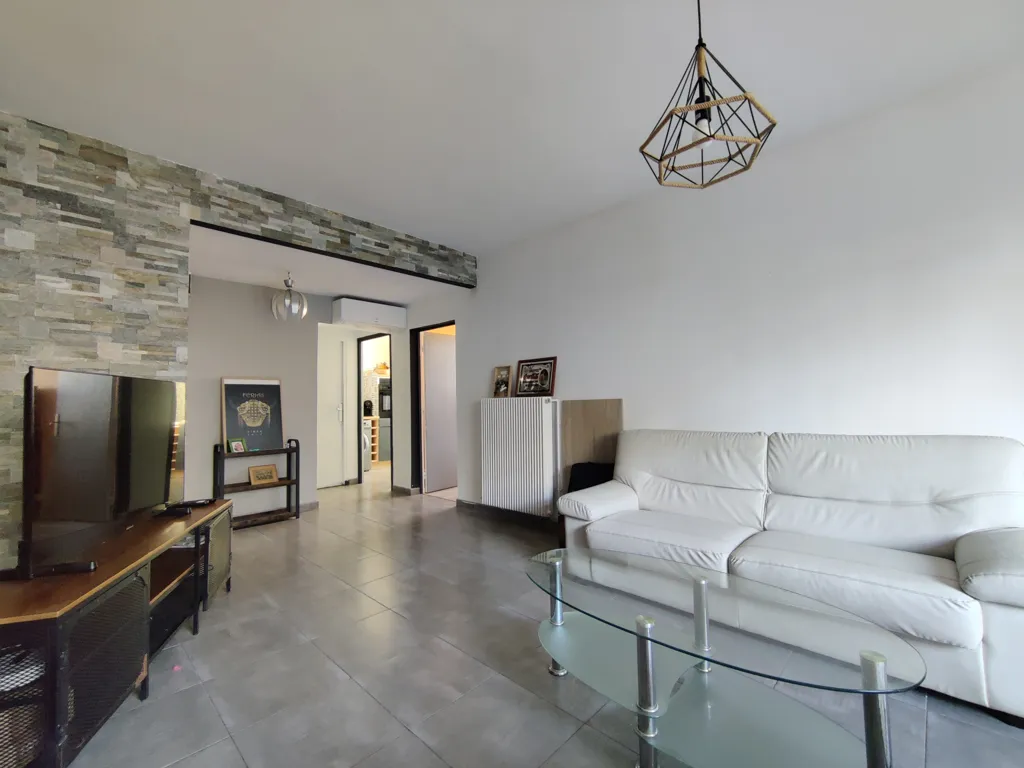 Elutuba - Ground Floor Apartment with Garage in Courbessac