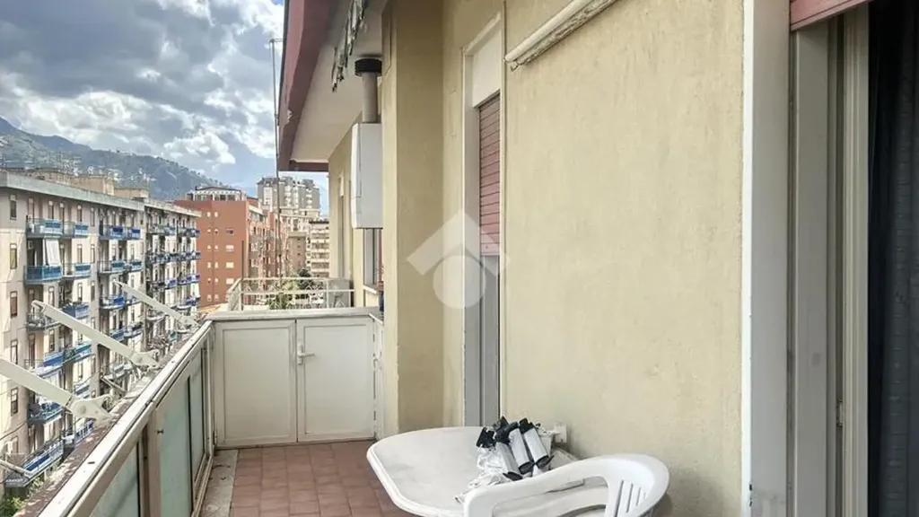Balcone - Apartment with Balcony in Palermo
