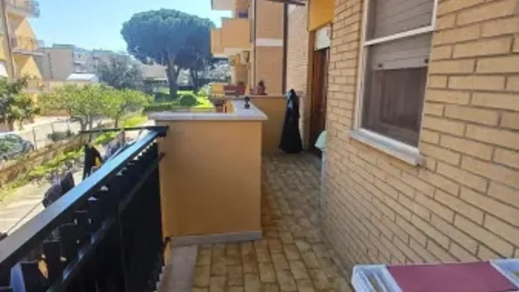 Balcon - Spacious Apartment with Balcony in Terracina