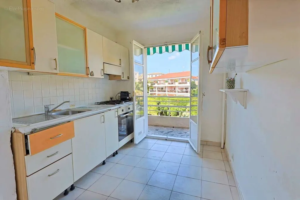 Cucina - 3-Piece Apartment with Sea View in Antibes