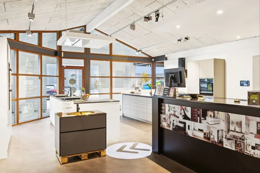 Kitchen - Retail Property with Workshop in Køge