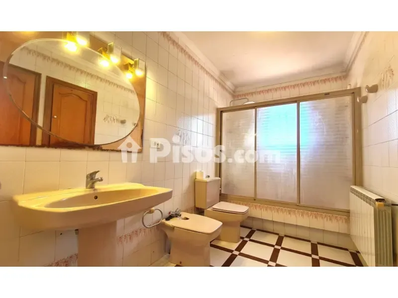 Bathrooms - Chalet with Private Pool near Platja D'Oliva