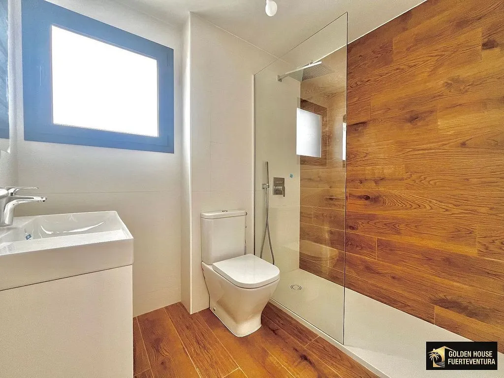 Salles de bain - Penthouse with Sea Views in La Oliva
