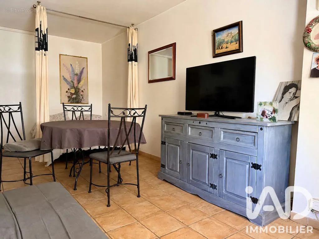 Salle à manger - Studio avec Jardin Privatif à Saint-Raphaël