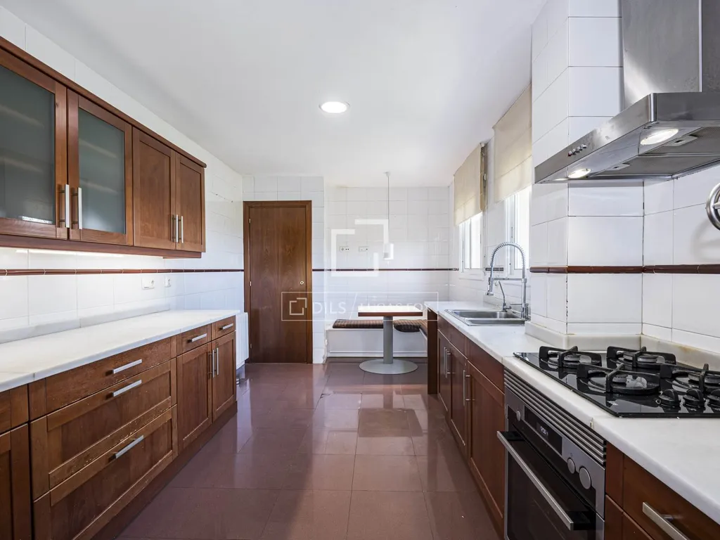 Cuisine - Luxury Villa with Pool in Sant Cugat