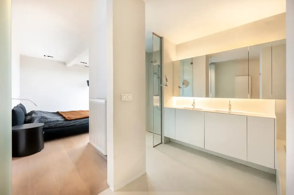 Bedrooms - Bright Apartment with River Views in Antwerp