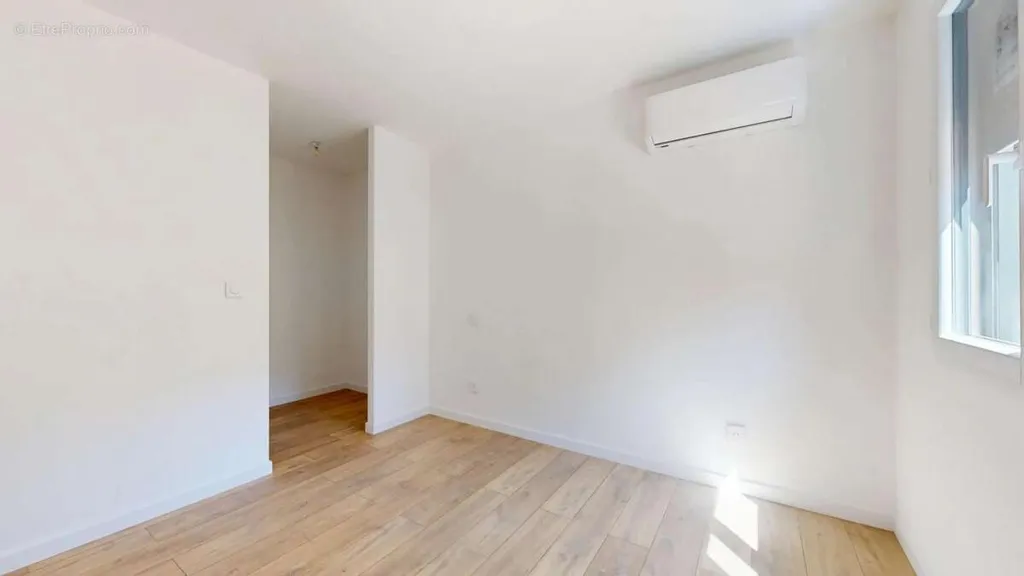 Toad - Modern Container House with Garden in Brive-la-Gaillarde