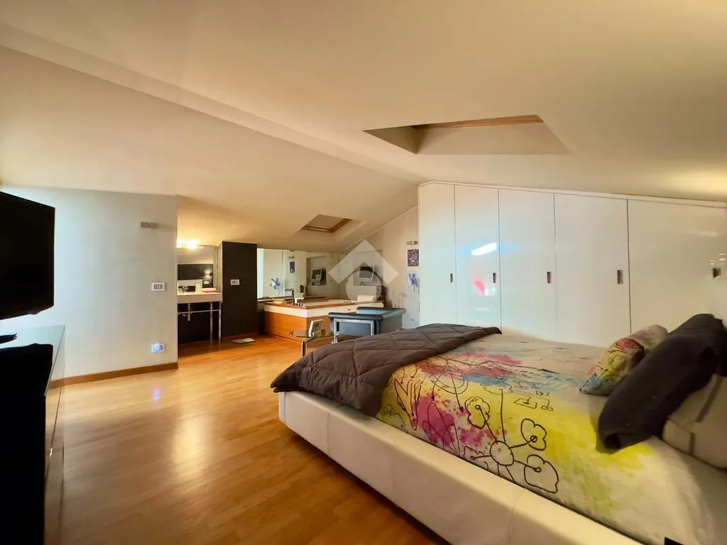 Magamistoad - Rustic 3-Bedroom in Crema's Historic Centre