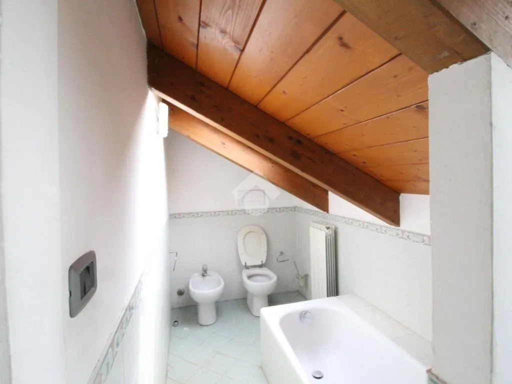 Rooms - Restored 4-Room Apartment in Pianezza